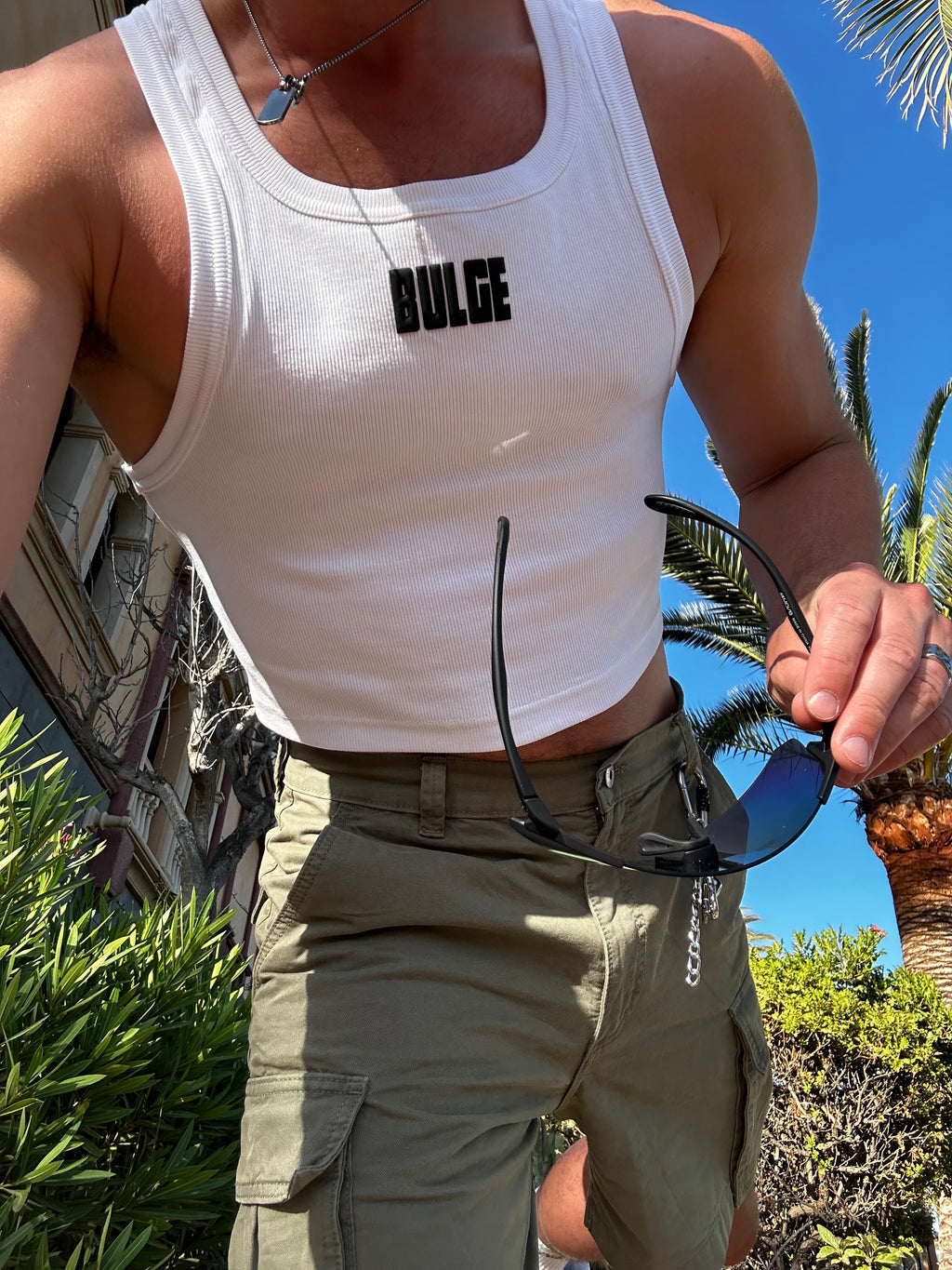 CROP TOP BULGE WHITE · BLACK LOGO