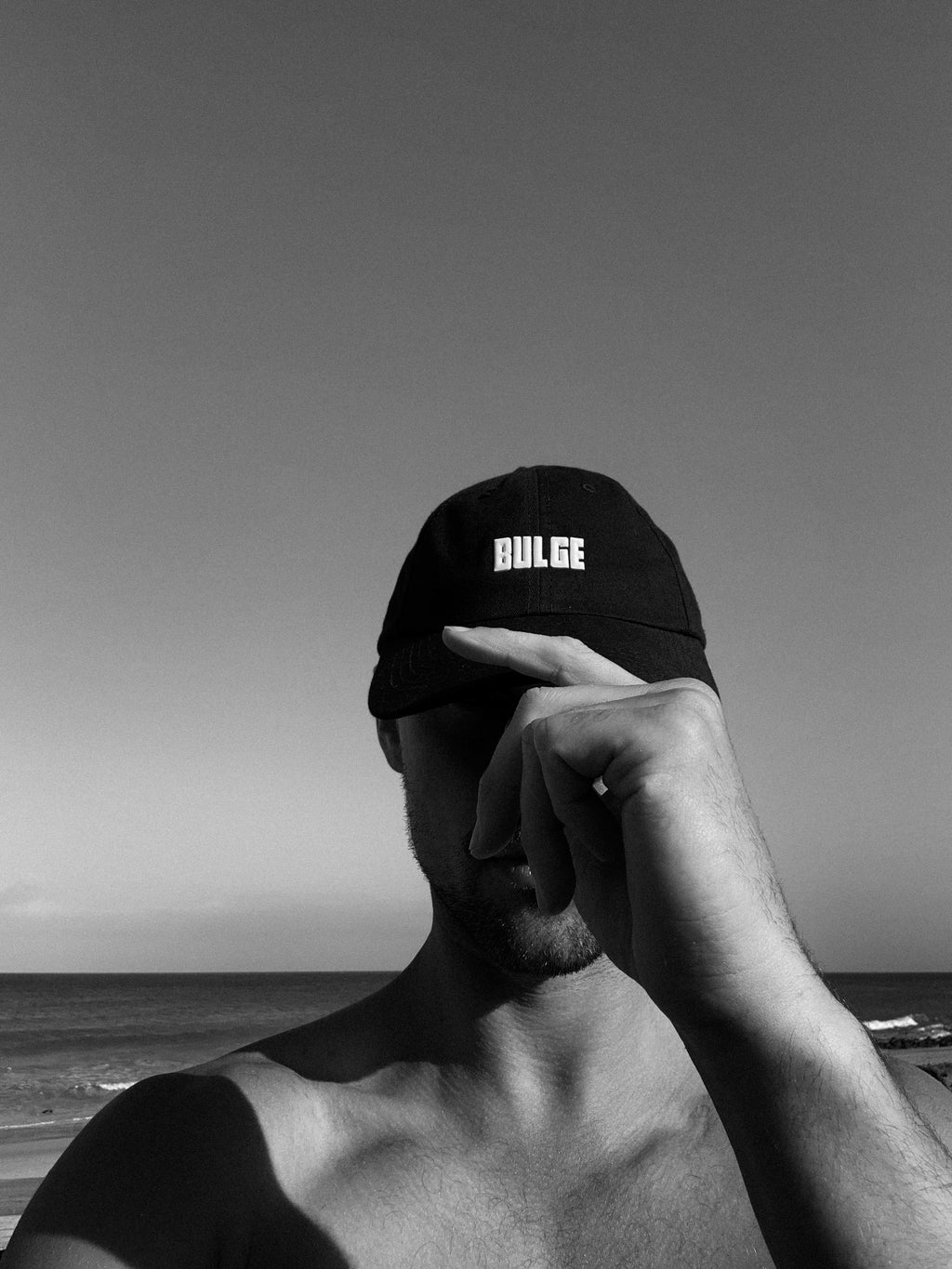 CAP BULGE BLACK